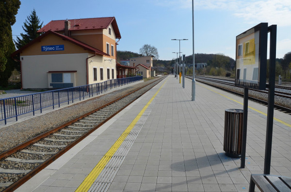 Railway station Týnec nad Sázavou