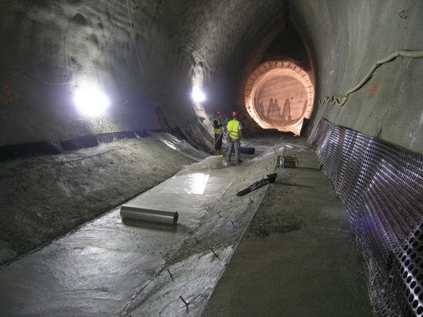 Petřiny station - building a bed for TBM drawing through and a stop for the subsequent start