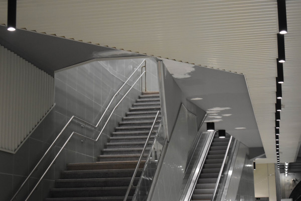 Teatralna station - stairway and escalator to the platform